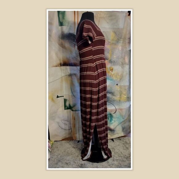 Maurices L Burgundy Maxi Dress Striped Off Shoulder 90s Slit Sides. - Picture 3 of 6